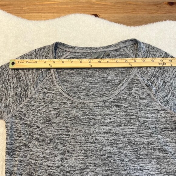 ATHLETA No Sweatin' It Heathered Gray Long Sleeve Top Hi Low Hem Activewear Sz M - Picture 10 of 12